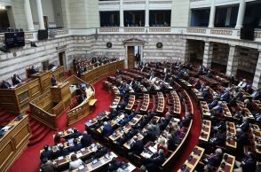 	Βουλή: Υπερψηφίστηκε με 156 υπέρ έναντι 142 κατά το ν/σ για την ΕΥΠ	
