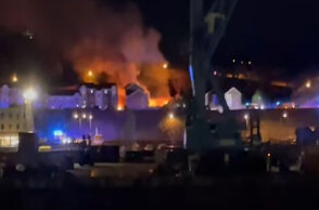 Κόλαση φωτιάς στο νησί Τζέρσεϊ στη Βρετανία μετά την ισχυρή έκρηξη