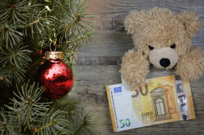 Το δώρο Χριστουγέννων στον ιδιωτικό τομέα έχει ξεκινήσει να καταβάλλεται στους εργαζομένους