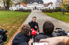 Η Μέτε Φρεντέρικσεν παραμένει πρωθυπουργός στη Δανία