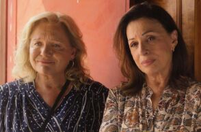 Maestro: Η Μαρία Καβογιάννη και η Χάρις Αλεξίου σε σκηνή του α' κύκλου της σειράς