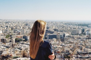 Ισχυρή η ανάπτυξη το 2022 και νέο «γκάζι» το 2024 προβλέπει η ΤτΕ