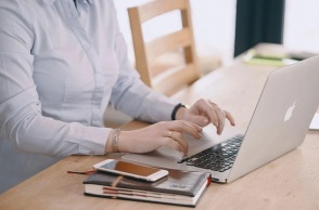 «Πάω μπροστά»: Πρόγραμμα κατάρτισης εργαζομένων με επίδομα 400 ευρώ