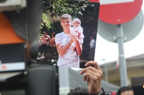 Πατέρας του 16χρονου Ρομά: «Καλές γιορτές να κάνει ο αστυνομικός, εγώ θα κάνω μαύρες»