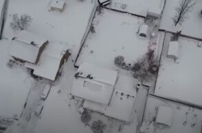 H «χιονοθύελλα του αιώνα» στις ΗΠΑ έθαψε στο χιόνι το Μπάφαλο στη Νέα Υόρκη