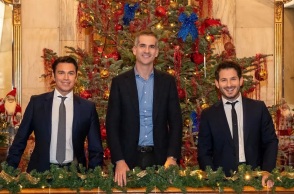 H Aθήνα υποδέχεται τη νέα χρονιά στην Πλατεία Συντάγματος