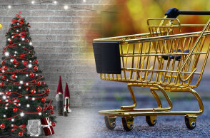 Τα σούπερ μάρκετ την παραμονή Πρωτοχρονιάς κλείνουν στις 20:00, σύμφωνα με το εορταστικό ωράριο