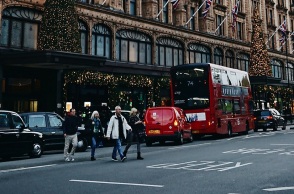 Πρωτοχρονιά 2023: Οι περισσότεροι Βρετανοί θα μείνουν σπίτι