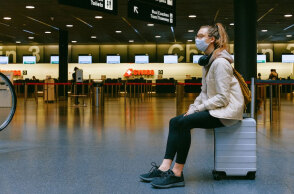 Επανέρχονται τα μέτρα για τον κορωνοϊό σε αεροδρόμια της Ευρώπης, καθώς η εξάρση Covid στην Κίνα προκαλεί συναγερμό