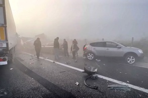 Καραμπόλα με 10 αυτοκίνητα και φορτηγά στην Εθνική (βίντεο)