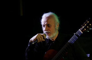 Ο Νότης Μαυρουδής έγραψε ορισμένα από τα διασημότερα ελληνικά τραγούδια