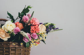 Μπουκέτο λουλούδια για ονομαστική εορτή