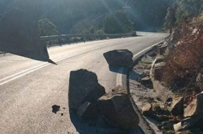 Πτώσεις βράχων από τον σεισμό των 4,9 Ρίχτερ στη Λέσβο