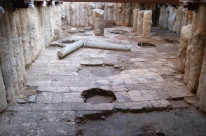 Σταθμός Αγίας Σοφίας - Μαρμαρόστρωτη πλατεία