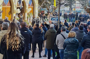 Σε βαρύ κλίμα η κηδεία του 6χρονου Θωμά στα Γρεβενά