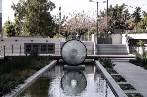 Στιγμιότυπο από το εξωτερικό του κτηρίου της Εθνικής Πινακοθήκης