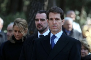 Τέως βασιλιάς Κωνσταντίνος: Δευτέρα στις 12:00 η κηδεία - Από τις 6 έως τις 10:30 η σορός στο παρεκκλήσι της Μητρόπολης