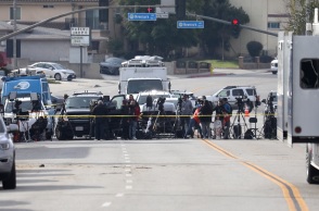 ΗΠΑ: Ο δράστης των φονικών πυρών στην Καλιφόρνια διαφεύγει ακόμη