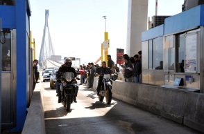 Βουλή: Γ. Καραγιάννης: Μειώνεται το κόστος διέλευσης από τη Γέφυρα Χ. Τρικούπης – Στα 232 ευρώ το “e-pass”