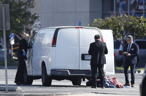 Το λευκό βανάκι όπου βρέθηκε νεκρός ο δράστης του μακελειού στην Καλιφόρνια