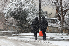 Η κακοκαιρία έφερε χιόνια στον Χορτιάτη στη Θεσσαλονίκη