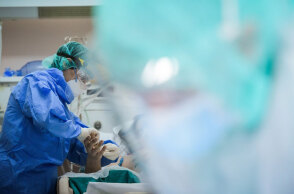 Ασθενής με κορωνοϊό στη ΜΕΘ