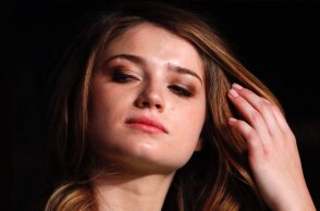 Eve Hewson: Η εντυπωσιακή ηθοποιός είναι κόρη του Bono των U2