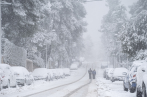 Πυκνή χιονόπτωση στον Διόνυσο
