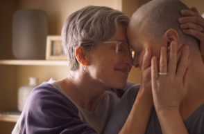 La Roche-Posay, «Η θεραπευτική δύναμη του αγγίγματος»