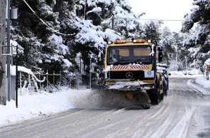 Κακοκαιρία «Μπάρμπαρα»: Ποιοι δρόμοι παραμένουν κλειστοί