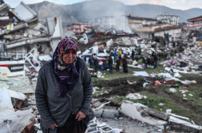 Σε απόγνωση βρίσκονται εκατοντάδες χιλιάδες άνθρωποι που έμειναν άστεγοι λόγω των σεισμών στην Τουρκία και τη Συρία