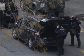 Άνδρας στο Παρίσι άνοιξε πυρ από το μπαλκόνι του