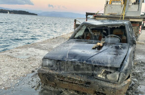 Το αυτοκίνητο που εντοπίστηκε στον βυθό της θάλασσας στην Κέρκυρα