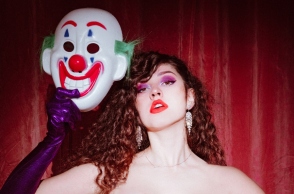 Η Νεφέλη Μεγκ έρχεται στο Lunar Space