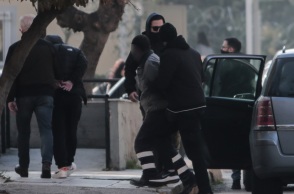 Βιασμός 12χρονης στον Κολωνό: Ελεύθερος με τους περιοριστικούς όρους ο ένας αλλοδαπός