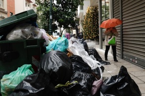  Θεσσαλονίκη: Αυξημένος ο όγκος των απορριμμάτων κατά 50% στο κέντρο της πόλης λόγω Τσικνοπέμπης