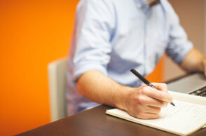 Οι μισθωτοί τον ιδιωτικό τομέα δικαιούνται προσαύξηση εφόσον εργαστούν την Καθαρά Δευτέρα