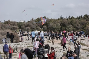 ΚΟΥΛΟΥΜΑ ΣΤΟΝ ΛΟΦΟ ΤΟΥ ΦΙΛΟΠΑΠΠΟΥ ΑΠΟ ΤΟΝ ΔΗΜΟ ΑΘΗΝΑΙΩΝ (ΒΑΣΙΛΗΣ ΡΕΜΠΑΠΗΣ/EUROKINISSI)
