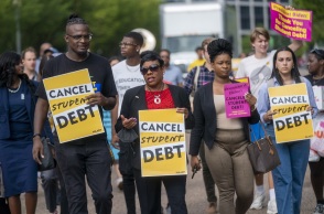 ΗΠΑ: Το Ανώτατο Δικαστήριο ενδέχεται να ακυρώσει τη διαγραφή του φοιτητικού χρέους που προωθεί ο πρόεδρος Μπάιντεν	