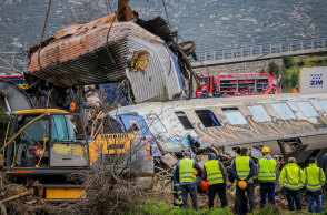 Δεκάδες νεκροί από τη σύγκρουση τρένων στα Τέμπη