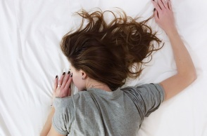 Πόσο πρέπει να κοιμόμαστε για την καλύτερη άμυνα στις λοιμώξεις