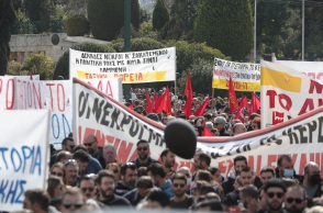 Τέμπη: Ξεκίνησε το συλλαλητήριο στο Σύνταγμα  