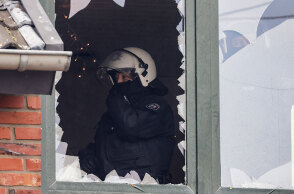 Γερμανός αστυνομικός μέσα σε κτίριο