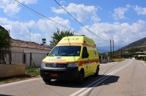 Ασθενοφόρο του ΕΚΑΒ εν κινήσει