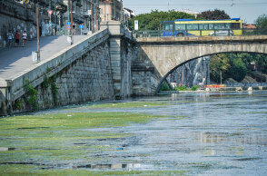 Στεγνώνουν τα ποτάμια στην Ιταλία λόγω ξηρασίας