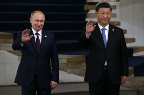 Τι γυρεύει ο Σι Τζινπίνγκ στη Μόσχα;