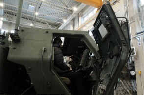 Αμερικανικό στρατιωτικό όχημα με εκτοξευτήρες πυραύλων HIMARS