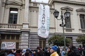 Η κατάληψη στο κτίριο Τσίλερ του Εθνικού Θεάτρου