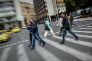 Πολίτες στο κέντρο της Αθήνας