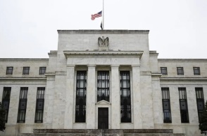 Οι ΗΠΑ αυξάνουν τα επιτόκια παρά την τραπεζική αναταραχή